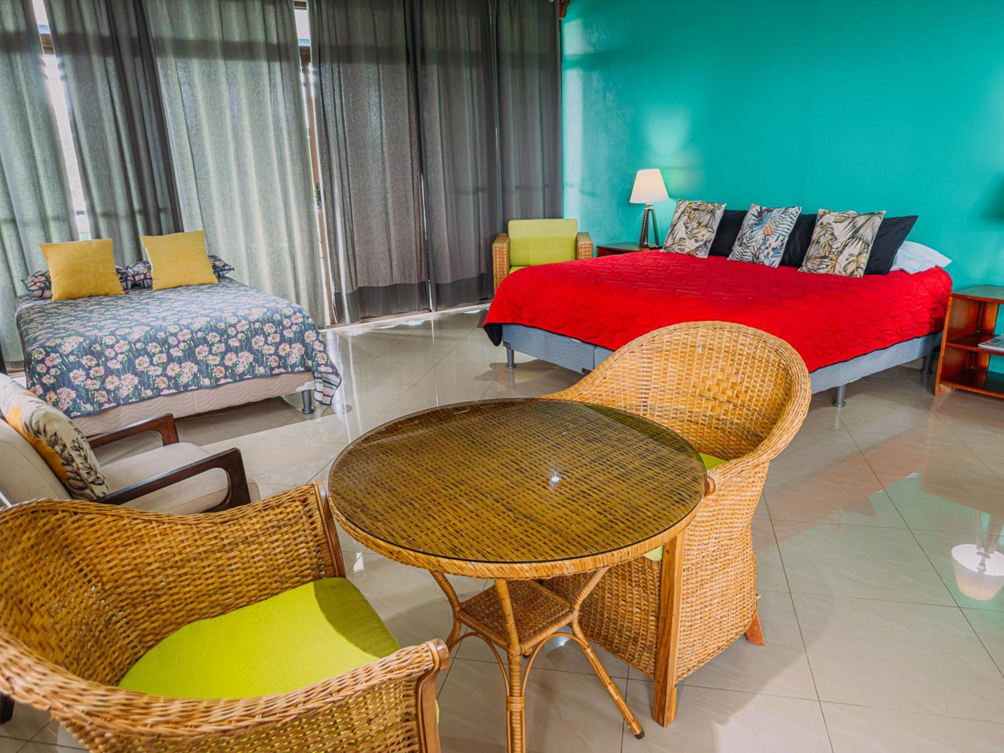 Tinajas Arenal Lakefront Lodge Nuevo Arenal Zewnętrze zdjęcie
