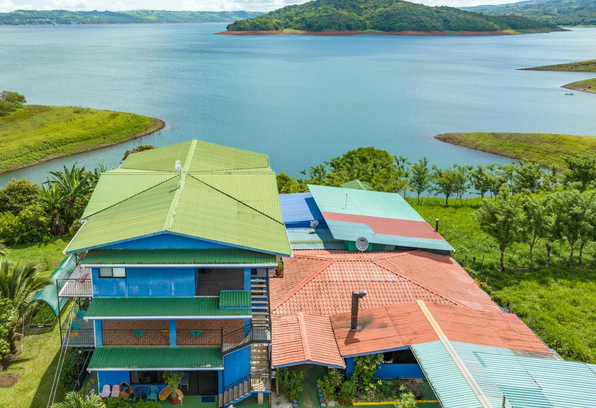 Tinajas Arenal Lakefront Lodge Nuevo Arenal Zewnętrze zdjęcie