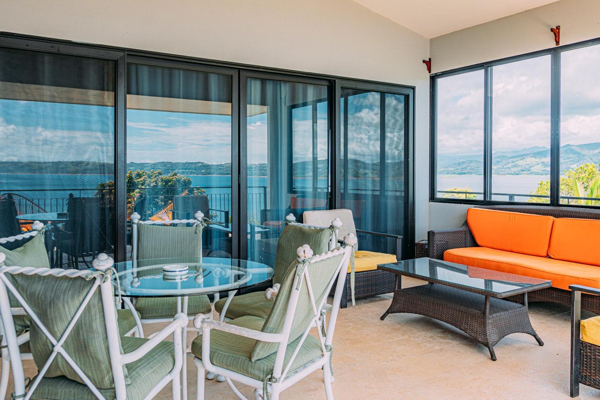 Tinajas Arenal Lakefront Lodge Nuevo Arenal Zewnętrze zdjęcie