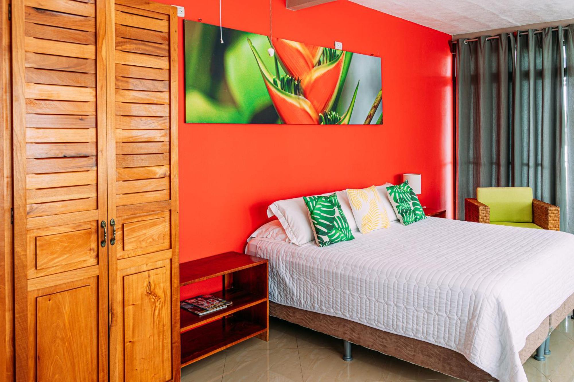 Tinajas Arenal Lakefront Lodge Nuevo Arenal Zewnętrze zdjęcie