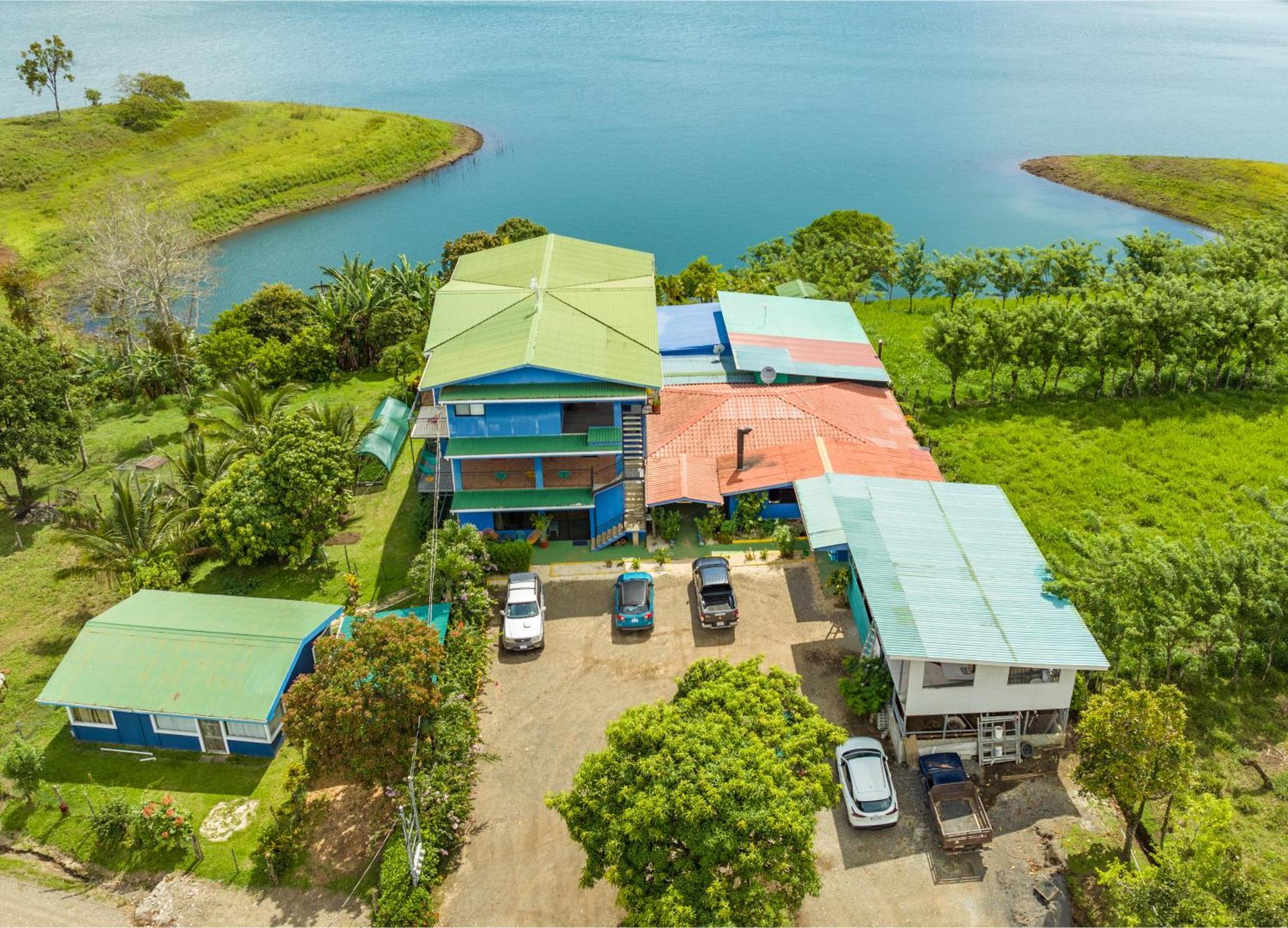 Tinajas Arenal Lakefront Lodge Nuevo Arenal Zewnętrze zdjęcie